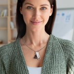 Personalizada Rose Flower Urna Collar con nombre grabado Cremación Joyería Simpatía Memorial Regalo para las mujeres