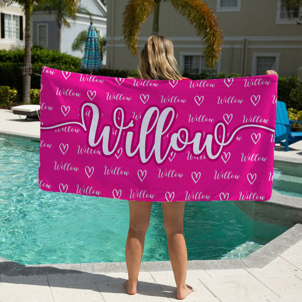 Serviette de plage personnalisée avec nom en forme de coeur à séchage rapide pour les vacances d'été Cadeau d'anniversaire à la plage pour les enfants
