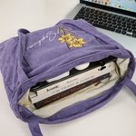 Sac Fourre-tout en Velours Côtelé Personnalisé avec Nom Fleur de Naissance Cadeau d'Anniversaire de Voyage pour Femmes