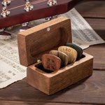 Set personalizzato di plettri in legno per chitarra con scatola magnetica e testo e simbolo incisi regalo di compleanno per musicista chitarrista