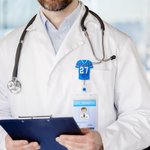 Personalizzato acrilico Glitter maglia calcio retrattile Badge Reel con nome numero infermiere medico accessori regalo per il professionista medico