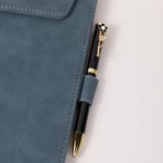 Gepersonaliseerd Geboorte Bloem Naam Magnetisch Lederen A4 Klembord met Penhouder Lus voor Kantoor School Schrijven Verjaardagscadeau voor Leraar Stud