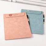 Gepersonaliseerd Geboorte Bloem Naam Magnetisch Lederen A4 Klembord met Penhouder Lus voor Kantoor School Schrijven Verjaardagscadeau voor Leraar Stud