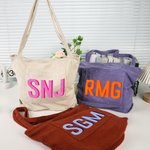 Gepersonaliseerde Shadow Initial Slouchy Grote Corduroy Draagtas met Meerdere Zakken Verjaardag Reisaccessoire Cadeau voor Vrienden Familie