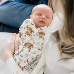 Personalised Cute Highland Cow Green Leaves Baby Receiving Blanket Swaddle with Name Birthday Baby Shower Gift for Newborns