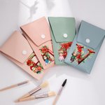 Personalisierte Holly Initial Santa Hut Make-up Pinsel Tasche mit 8 Pcs Make-up Pinsel Weihnachten Geschenk für Familie Freund