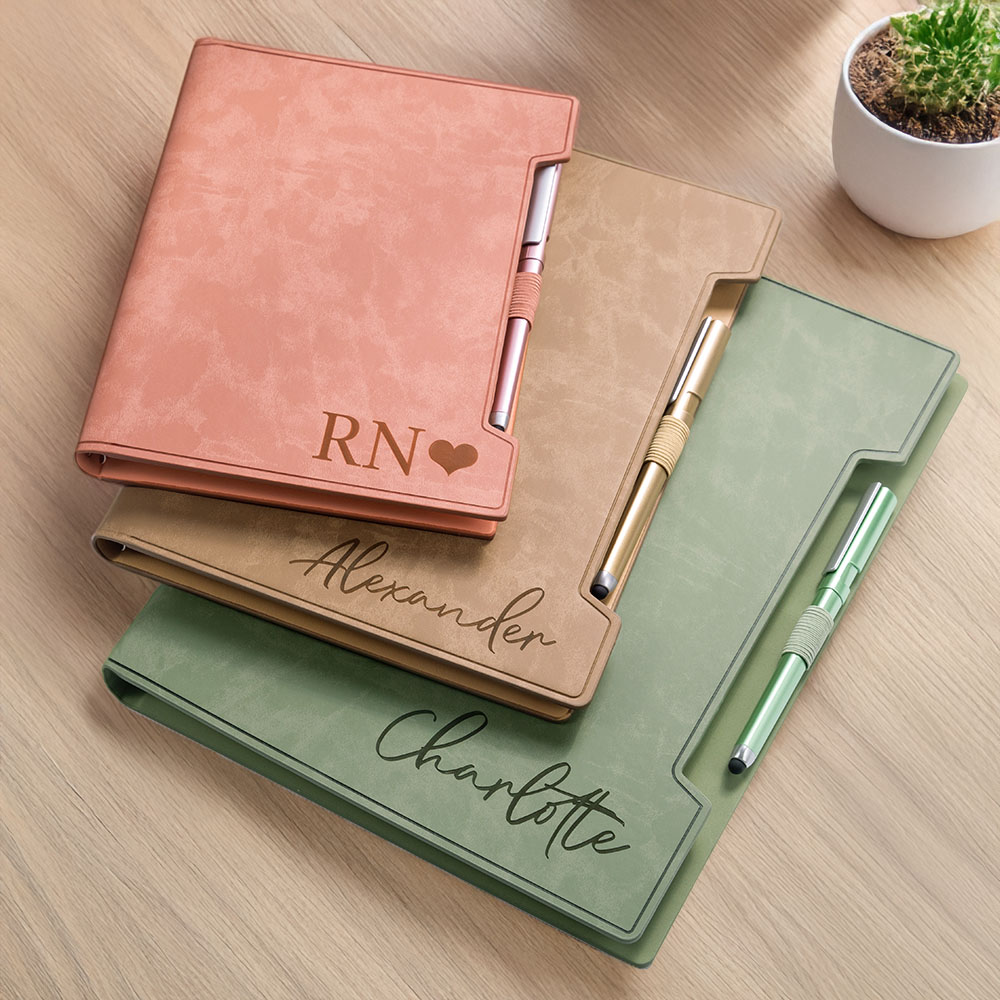 Set di taccuino e penna in pelle personalizzato con nome e con 160 pagine regalo di compleanno per amici famiglia e personale aziendale