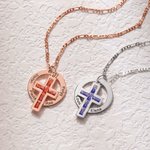Collier de pierres de naissance unisexe avec croix à plusieurs noms et pendentifs en forme de cercle Gravé Bijoux de foi Anniversaire Baptême Cadeau d