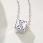 Collier pendentif lettre cube personnalisé orné de zircon bijou délicat cadeau d'anniversaire pour couple femme