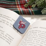 Marque-page magnétique en cuir personnalisé aquarelle pailleté Chapeau de Père Noël Initial Cadeau de Noël pour les amoureux du livre Bookworm