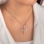 Collier de pierres de naissance unisexe avec croix à plusieurs noms et pendentifs en forme de cercle Gravé Bijoux de foi Anniversaire Baptême Cadeau d