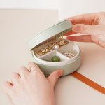 Personalised Birth Flower Name Wreath Cartoon Portable Leather Travel Jewellery Case with Handle Birthday Bridesmaid Mother's Day Gift for Women