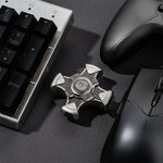 Cadeau d'anniversaire personnalisé pour les fans de technologie du futur : outil sensoriel gyroscopique lumineux à rotation mécanique avec initiales d