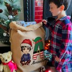 Gepersonaliseerde Cartoon Karakter Sneeuwman Rendier initiële Drawstring Gift Bag met naam Kerstcadeau voor Kid Adult