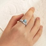 Henkilökohtainen Dainty Crown Heart Birthstone rengas kaiverrettu nimi ja kiiltävä zirkoni syntymäpäivä vuosipäivä lahja naisille