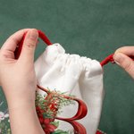 Personalizzato floreale iniziale Cartoon Character Christmas Stocking Gift Bag con nome e coulisse riutilizzabile Merry Christmas Gift per la famiglia