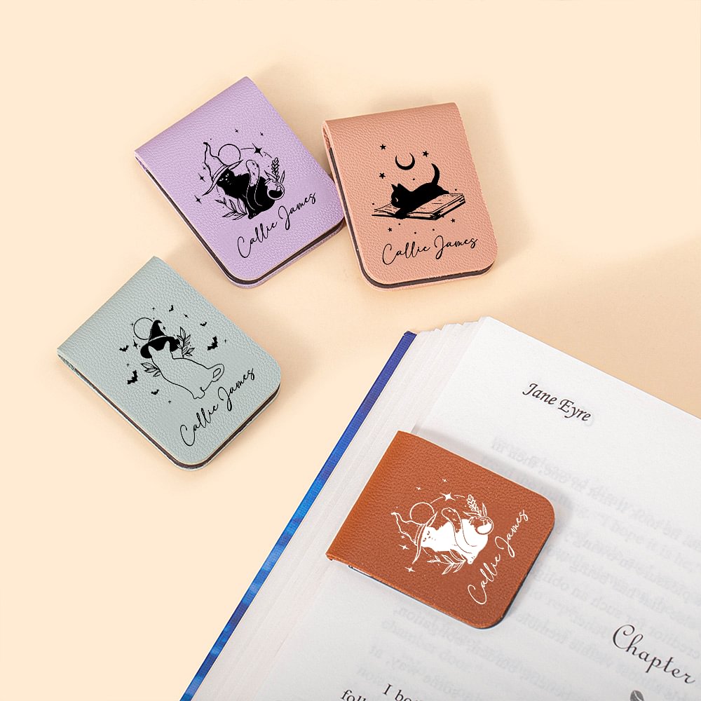 Bookish Floral Magic Cat Magnetic Leather Bookmark Clip with Name Reading Stationery Supplies Birthday Gift for Bookworms Cat Lovers (Cadeau d'anniversaire pour les rats de bibliothèque et les amoureu