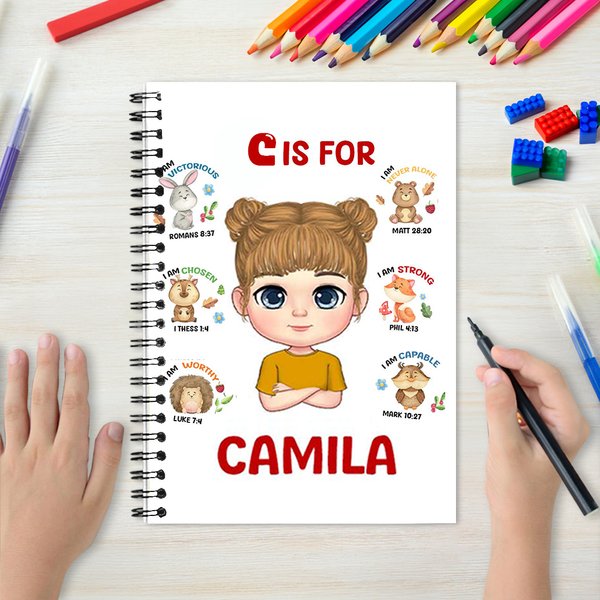 Cahier à spirales A5 avec initiale du nom et 120 pages lignées Cadeau d'anniversaire et d'inspiration pour les enfants
