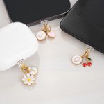 Personalized Cute Initial Daisy Heart Charm Anti-Dust Plug Cover Accessory for iPhone Micro USB Type C Mobile Phone Birthday Gift for Friend Family