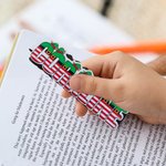 Personalisierte Schneemann Rentier Kritzelbuchstaben Magnetische Name Lesezeichen Clips 2er Set Geburtstag Weihnachten Geschenk für Leseratte Kinder