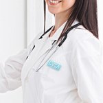 Badge magnétique en acrylique multicolore personnalisé avec nom en 3D Cadeau d'anniversaire pour personnel médical Médecin Infirmière