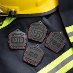 Personalised Genuine Leather Firefighter Helmet Shield Keychain Airtag HID Prox Key Holder with Engraved Texts Birthday Gift for Fireman