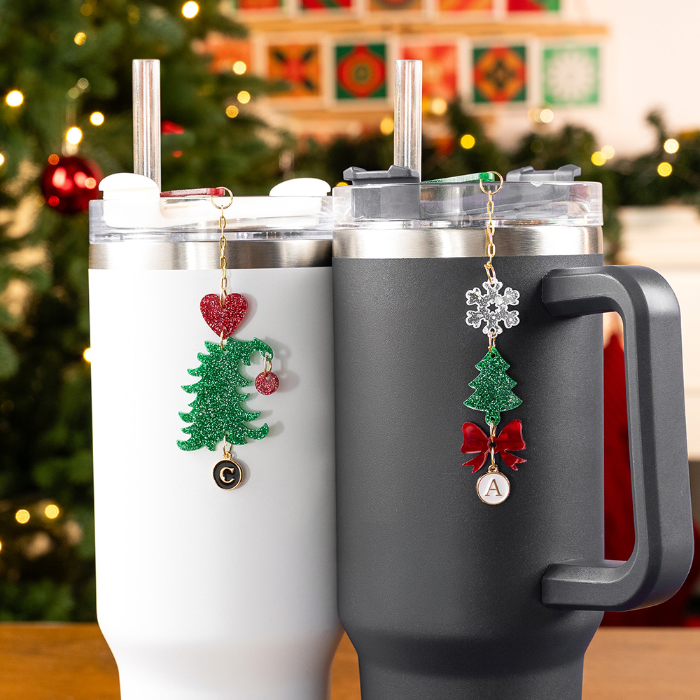 Breloque personnalisée flocon de neige cœur arbre de Noël avec initiale Accessoires pour Stanley Tumbler Cadeau de fête de Noël pour la famille