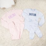 Personlig mjuk 100% bomullsrandig barnpyjamas med broderad text Födelsedagspresent för pojkar flickor