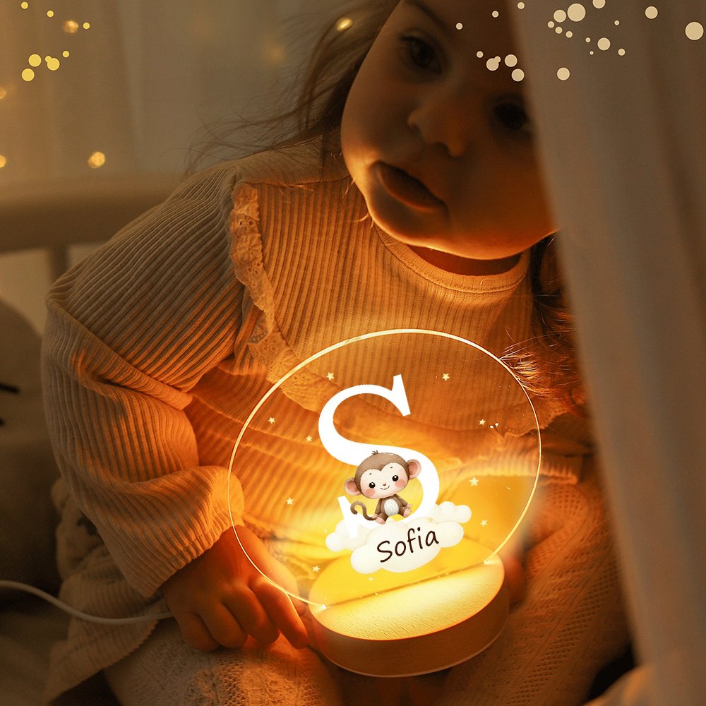 Luce notturna LED personalizzata con stelle nuvole e animali base in legno