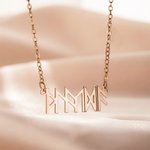 Personalisierte Minimalistische Wikinger-Runen Halskette mit Namen Historischer Stil Schmuck Geburtstag Jahrestag Geschenk für Damen