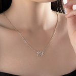 Personalisierte Minimalistische Wikinger-Runen Halskette mit Namen Historischer Stil Schmuck Geburtstag Jahrestag Geschenk für Damen