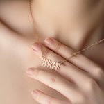 Personalisierte Minimalistische Wikinger-Runen Halskette mit Namen Historischer Stil Schmuck Geburtstag Jahrestag Geschenk für Damen