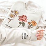 Personalisierte Ich trage mein Herz auf meinem Ärmel Unisex T-shirt Sweatshirt Hoodie mit 1-10 Geburt Blumen und Namen Geburtstag Geschenk für Familie