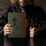 Gepersonaliseerd gegraveerd Kruis Geboortebloem Bijbelvers A5 gelinieerd notitieboek en pennenset voor Kerk Bijbelstudie Kerstmis Pasen Geschenk voor 