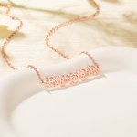 Collier personnalisé 1-8 fleurs de naissance Bijoux de famille Cadeau de fête des mères Cadeau d'anniversaire pour femmes