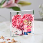 Personlig tecknad kramande par rosa hjärta träd akrylplatta med namn skrivbordsdekor Alla hjärtans dag jubileumsgåva för par