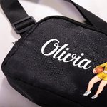 Personalizzato Cartoon Sport Ragazza Nome impermeabile Crossbody Fanny Pack Waist Bag con cinturino regolabile per allenamento Corsa Regalo di compleanno per le donne