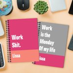 Personalisierte Arbeit Shit Text zwei Farben A5 Spiral Notebook mit Namen und 120 linierten Seiten Geburtstag Geschenk für Freunde Familie