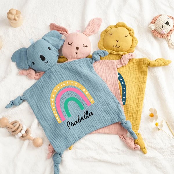 Personalizado lindo conejito oso león suave algodón Lovey Animal bebé manta de seguridad con el arco iris y el nombre de cumpleaños Baby Shower regalo para los recién nacidos