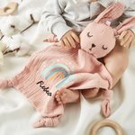 Gepersonaliseerd schattig konijntje beer leeuw zacht katoenen knuffeldoekje met regenboog en naam verjaardagscadeau voor pasgeborenen
