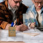 Portabolígrafos de bambú personalizado Organizador de escritorio con nombre y fecha Decoración de hogar de oficina Regalo de San Valentín para parejas