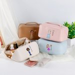 Personalisierte Glitter Cartoon Prom Königin Geburt Blume Leder Kosmetiktasche mit Namen Portable Reisezubehör Geburtstag Geschenk für Frauen Mädchen