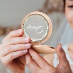 Personalisierte kompakte Make-up-Spiegel gefaltet Spiegel mit Namen Hochzeit Braut Dusche Geschenk für sie Brautjungfer