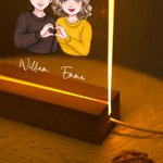 Gesto de corazón personalizado Personaje de dibujos animados Acrílico LED Luz de Noche con Base de Madera y Nombres Decoración de Escritorio Regalo de San Valentín para Pareja