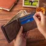 Portefeuille en cuir pour homme avec nom, numéro et équipe Cadeau d'anniversaire pour les amoureux du sport Joueurs