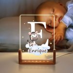 Luz nocturna personalizada con animal nube estrella y base de madera con nombre e inicial regalo de cumpleaños y Día del Niño para niños