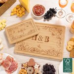 Gepersonaliseerde Gegraveerde Vlinder Bloemenrand FSC Bamboe Charcuterie Snijplank met Voorletters en Sapgroef Bruiloft Housewarming Gift voor Koppels