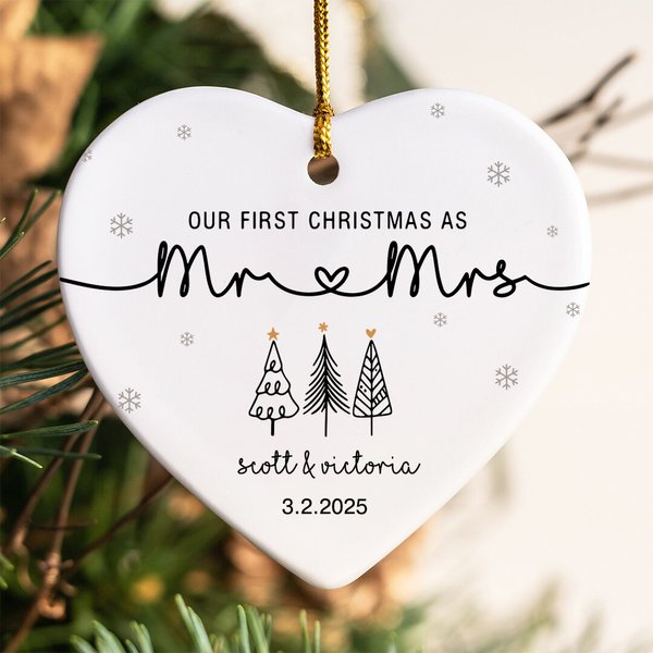 Personalised Our First Christmas As Mr. Mrs. Heart Ceramic Ornament with Name and Date Holiday Tree Decor Christmas Gift for Couple