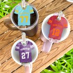 Etiqueta acrílica personalizada de la placa del vaso del Jersey del balompié con el accesorio del número y del nombre para el regalo del equipo del día del juego de la taza de Stanley para los amantes