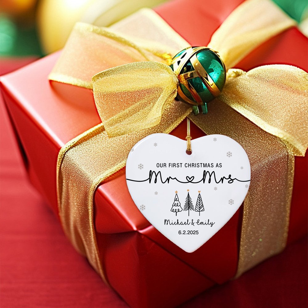Printtoo Decorazione Natalizia Personalizzata 'Il Nostro Primo Natale Da Mr & Mrs' – Acrilico Inciso Con Nastro Rosso